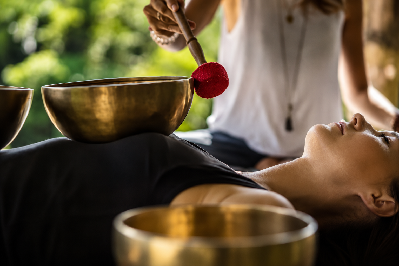 Group sound healing session at Het Zonnelicht